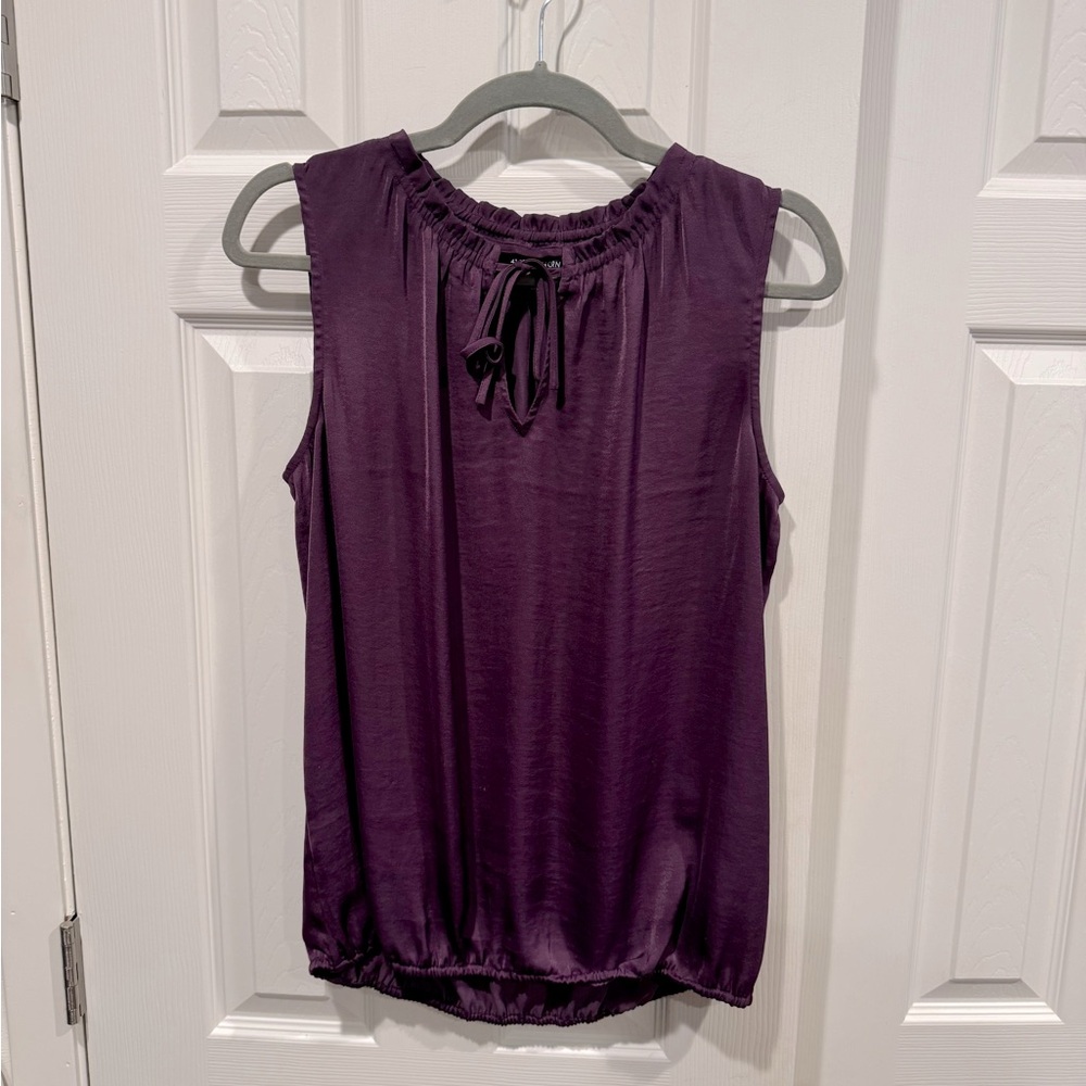 41 Hawthorn brand Purple silky sleeveless blouse